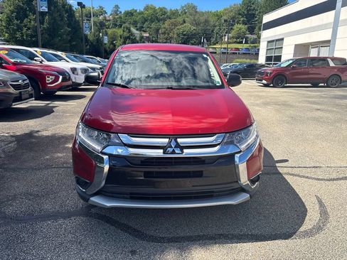 Used 2018 Mitsubishi Outlander SE AWD/4WD image 2
