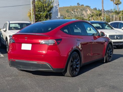Used 2023 Tesla Model Y Performance image 5
