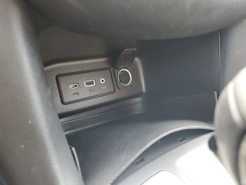 Used 2023 Chevrolet Equinox LT image 28