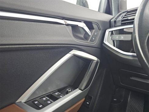 Used 2020 Audi Q3 2.0T Premium Plus w/ Premium Plus Package image 35