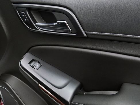 Used 2018 GMC Yukon SLT w/ Open Road Package image 18