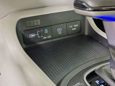 Certified 2025 Hyundai Kona SEL image 35