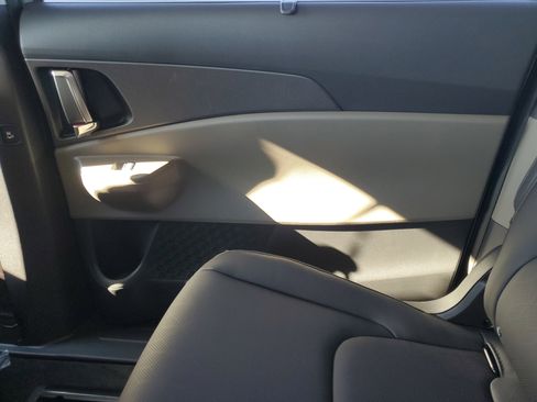 New 2026 Kia Carnival EX image 29