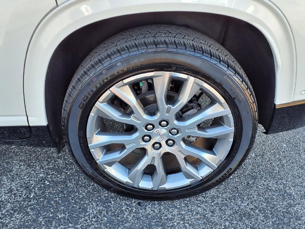 Certified 2025 GMC Acadia Denali w/ Super Cruise Package FWD image 20