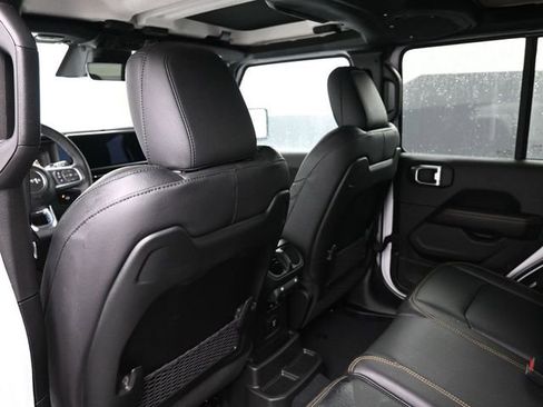 New 2026 Jeep Wrangler Unlimited Sahara AWD/4WD image 14