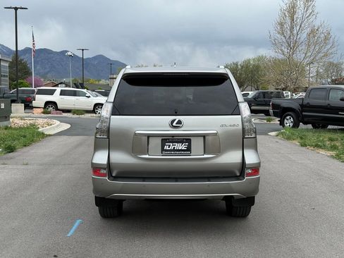 Used 2020 Lexus GX 460 Premium w/ Premium Package image 11