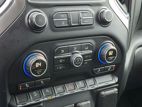 Used 2019 Chevrolet Silverado 1500 RST image 17