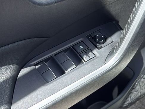 Certified 2021 Toyota RAV4 XLE Premium AWD/4WD image 19