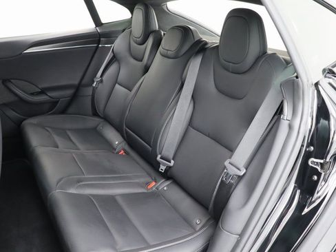 Used 2021 Tesla Model S Plaid image 18