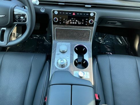 Used 2025 Genesis GV80 3.5T Advanced image 11