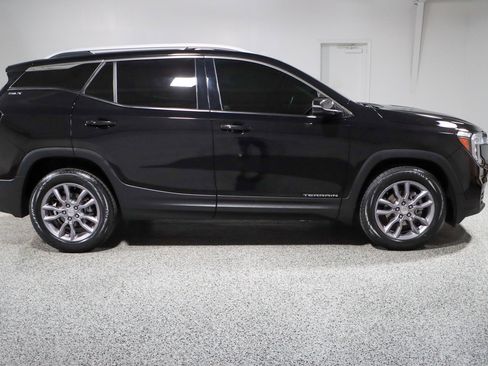 Used 2024 GMC Terrain SLT FWD image 6
