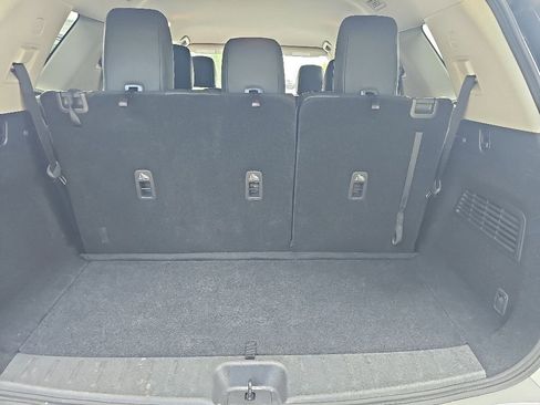 Used 2025 Nissan Pathfinder SL FWD image 32