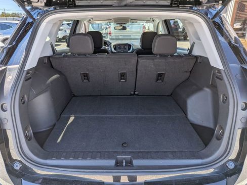 Used 2024 GMC Terrain SLE image 29