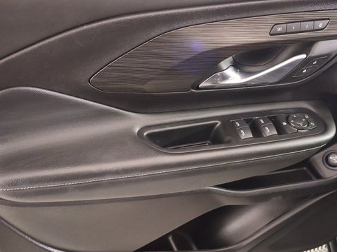 Used 2024 GMC Terrain SLT image 14