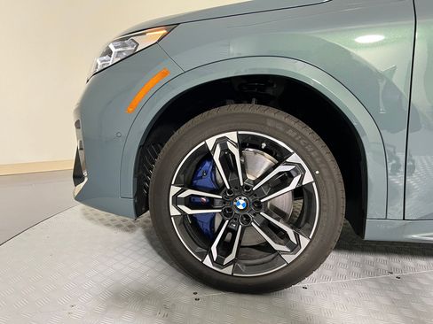 Used 2025 BMW X2 xDrive28i w/ Premium Package image 11