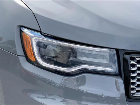 Used 2022 Jeep Grand Cherokee Laredo X image 27