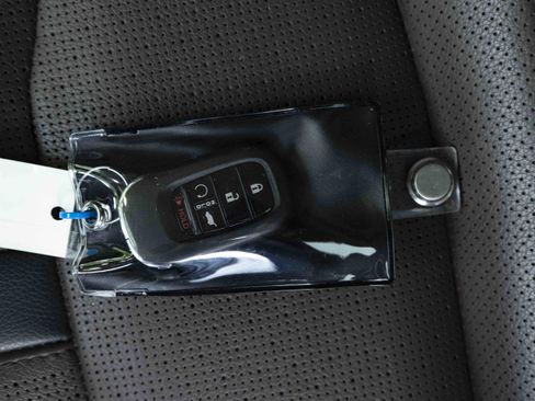 Used 2024 Honda Pilot Elite image 45