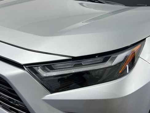 Used 2022 Toyota RAV4 Limited image 11