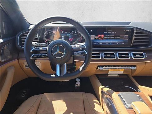 New 2026 Mercedes-Benz GLS 580 4MATIC image 13