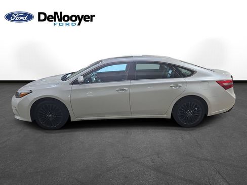Used 2018 Toyota Avalon Touring w/ Carpet Mat Package FWD image 9