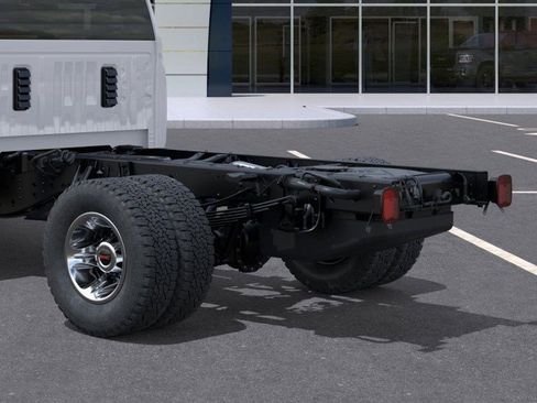 New 2026 GMC Sierra 3500 SLE w/ SLE Convenience Package image 15
