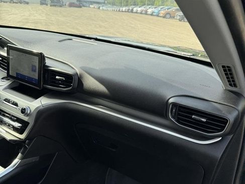 Used 2021 Ford Explorer XLT w/ Equipment Group 202A image 34