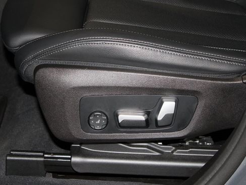 Used 2023 BMW X3 xDrive30i w/ Premium Package image 13