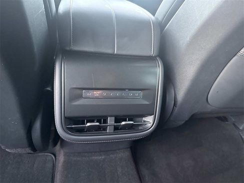 Used 2024 Lincoln Nautilus Premier w/ Jet Appearance Package image 15