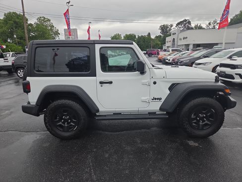 Used 2024 Jeep Wrangler Sport AWD/4WD image 2
