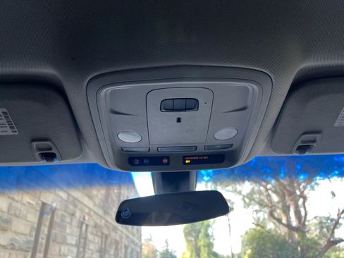 Used 2017 Cadillac XTS Luxury image 33