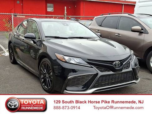 Certified 2022 Toyota Camry XSE FWD image 1
