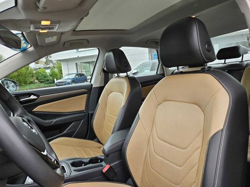 Used 2020 Volkswagen Jetta SEL Premium image 25