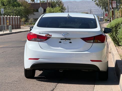 Used 2015 Hyundai Elantra SE FWD image 5