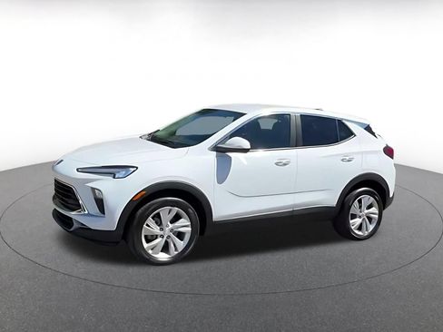 Used 2025 Buick Encore GX Preferred AWD/4WD image 8