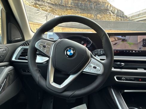 New 2026 BMW X7 xDrive40i w/ Premium Package AWD/4WD image 11
