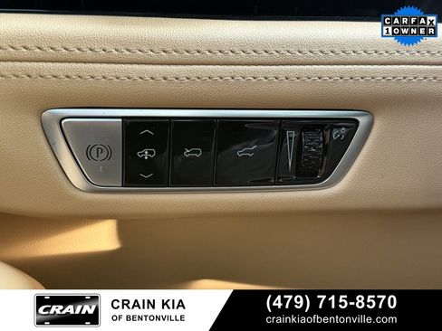 Used 2026 Cadillac Escalade IQL Luxury image 12