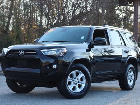 Used 2022 Toyota 4Runner SR5 image 1