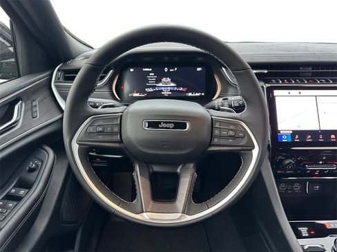 New 2025 Jeep Grand Cherokee Limited w/ Trailer Tow Package image 14