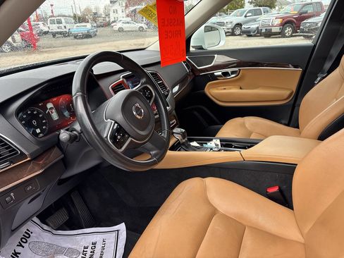 Used 2016 Volvo XC90 T6 Momentum image 35