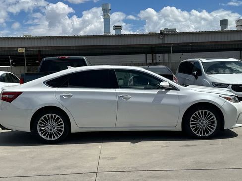 Used 2016 Toyota Avalon Limited w/ Toyota Safety Sense Package image 7
