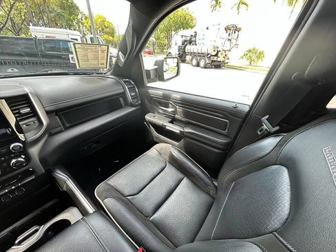 Used 2024 RAM 1500 Laramie RWD image 11