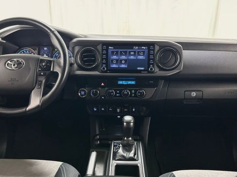 Used 2021 Toyota Tacoma TRD Off-Road w/ Technology Package AWD/4WD image 10