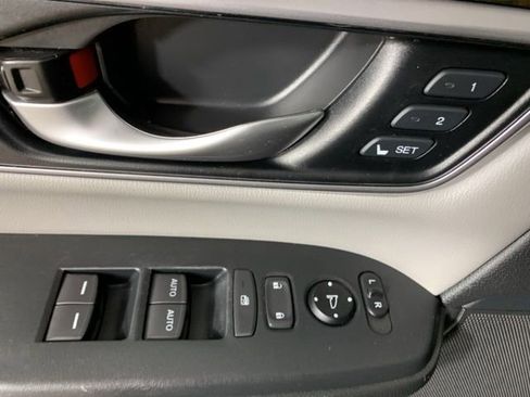 Used 2018 Honda CR-V EX-L image 16