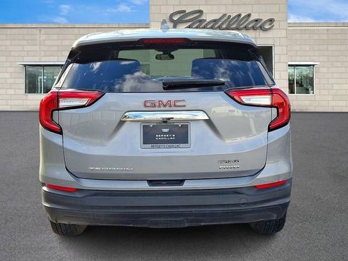 Used 2024 GMC Terrain SLE image 5