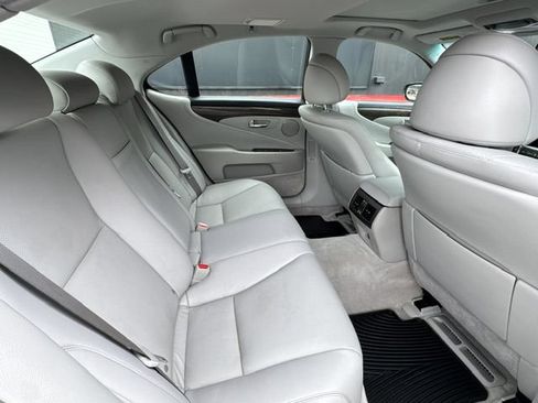 Used 2008 Lexus LS 460 RWD image 21