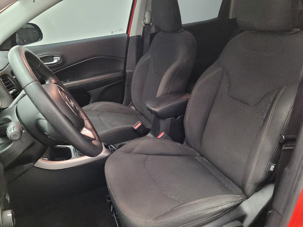 Used 2018 Jeep Compass Sport w/ Tech Group FWD image 17