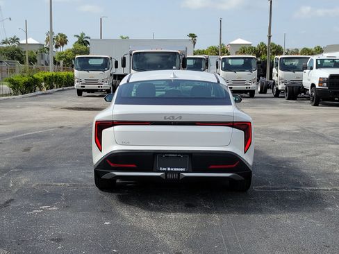 Used 2025 Kia K4 EX FWD image 4