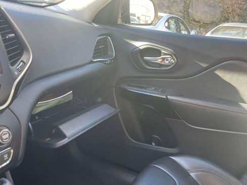 Used 2022 Jeep Cherokee 4WD Altitude image 33