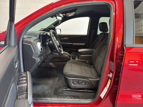 Used 2024 Chevrolet Colorado LT w/ LT Convenience Package II AWD/4WD image 13