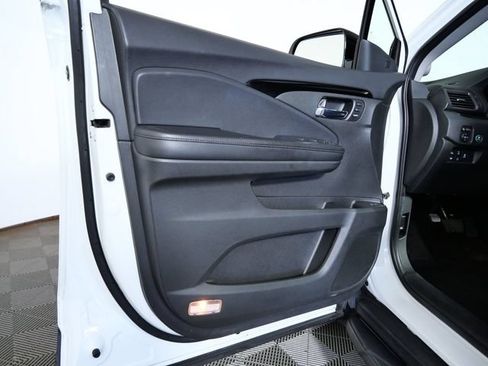 Used 2022 Honda Pilot Touring image 18